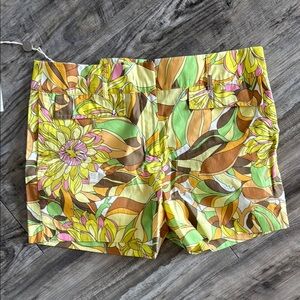 NWT Attic and Barn Floral Patterned Women's Shorts sz European 42 6